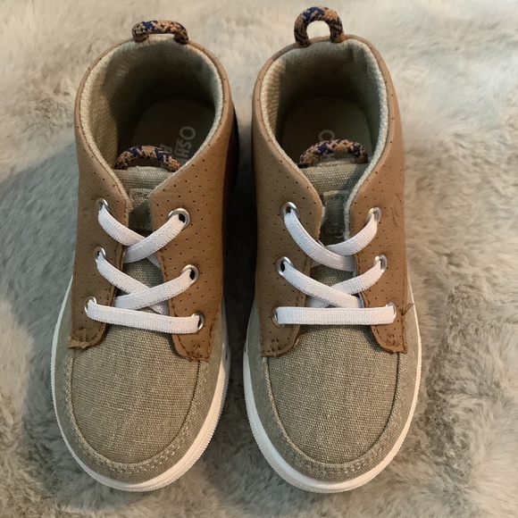 OshKosh B'gosh Boys Tug & Go Pull On Sneakers Toddler 9 - Picture 2 of 6